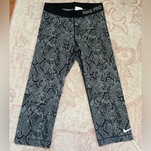 Nike Pro Cropped Leggings